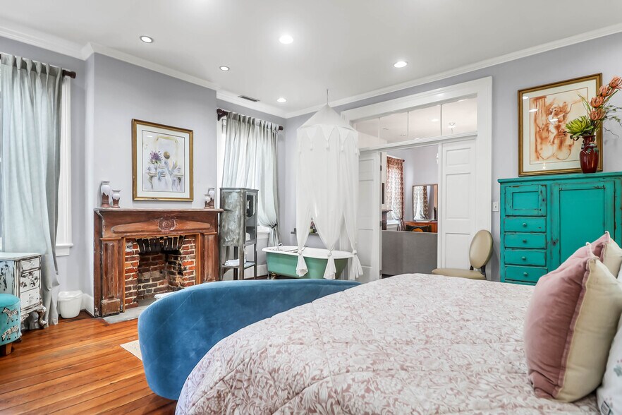 More Photos Of 78 Society St, Charleston Specialty For Sale