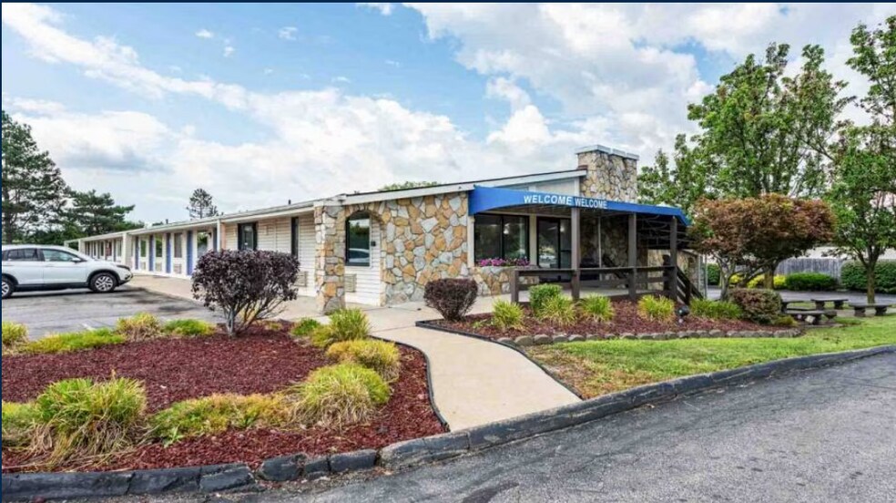 More Photos Of 555 N Trimble Rd, Mansfield Hotel For Sale
