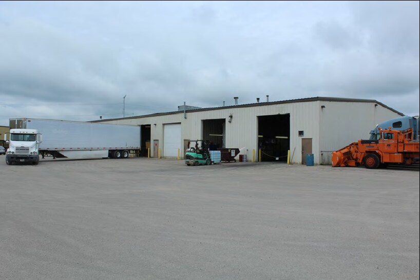 More Photos Of 181 Quality Ct, Fall River Flex For Sale