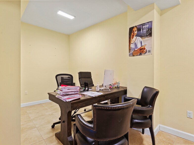 More Photos Of 7335-7341 Foothill Blvd, Tujunga Light Manufacturing For Sale