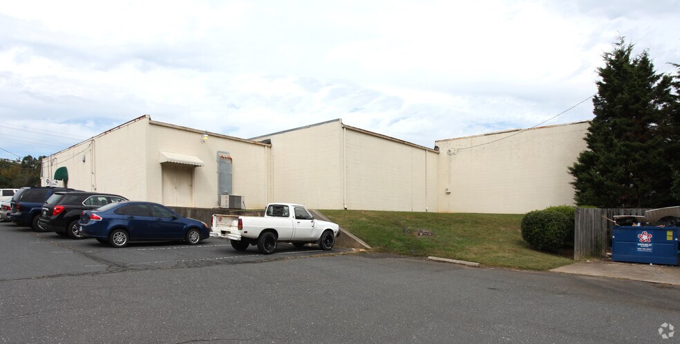 More Photos Of 2013-2017 S Fayetteville St, Asheboro Freestanding For Sale