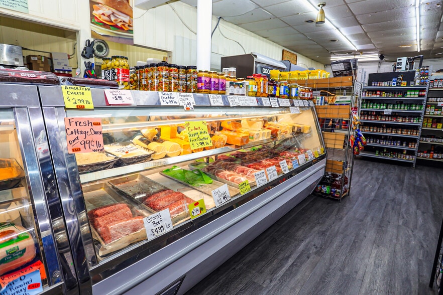 More Photos Of 9875 S Dixie Hwy, Erie Supermarket For Sale
