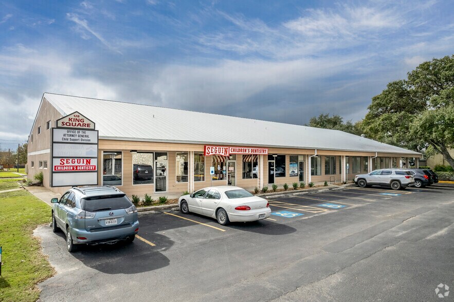 Primary Photo Of 128 S Moss St, Seguin Office For Lease