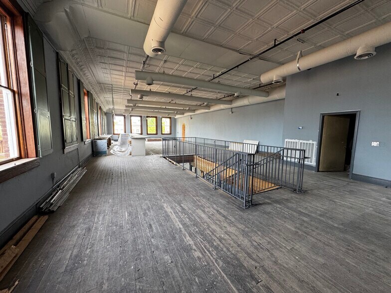 More Photos Of 1100 Main St, Newberry Restaurant For Sale