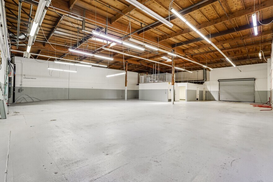 More Photos Of 1305-1331 Rollins Rd, Burlingame Warehouse For Lease