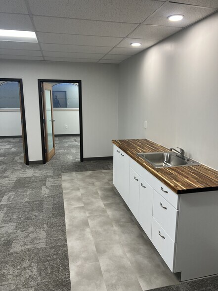 More Photos Of 4420 NE Chouteau Tfwy, Kansas City Medical For Lease