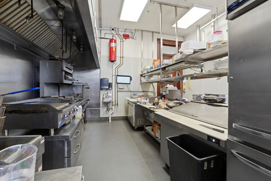 More Photos Of 301 Walnut St, Royersford Restaurant For Lease