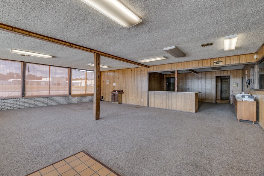 More Photos Of 1137 US-80 Hwy, Monroe Distribution For Sale