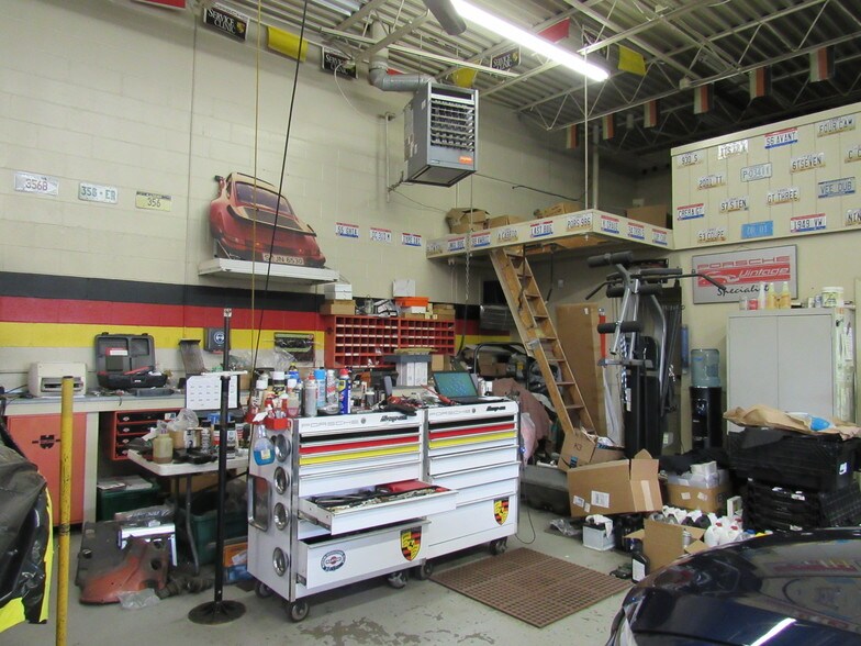 More Photos Of 4794 S Dixie Dr, Dayton Auto Repair For Lease