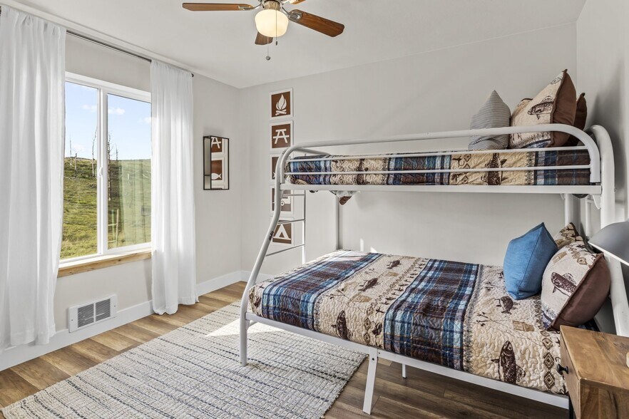 More Photos Of 2033 Sleepy Sage Ln, Richfield Specialty For Sale