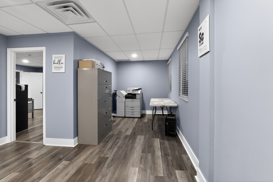 More Photos Of 1501 N Walnut St, Wilmington Office For Sale