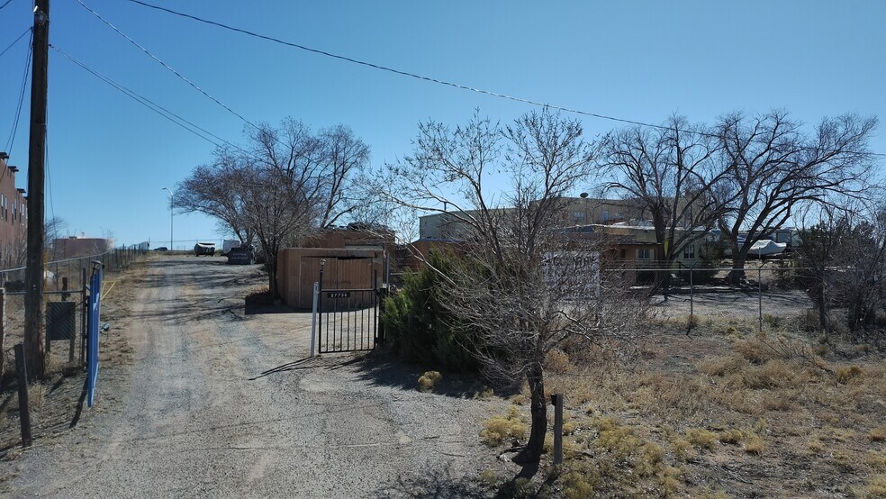 More Photos Of 27736 W Frontage Rd, Santa Fe Contractor Storage Yard For Sale