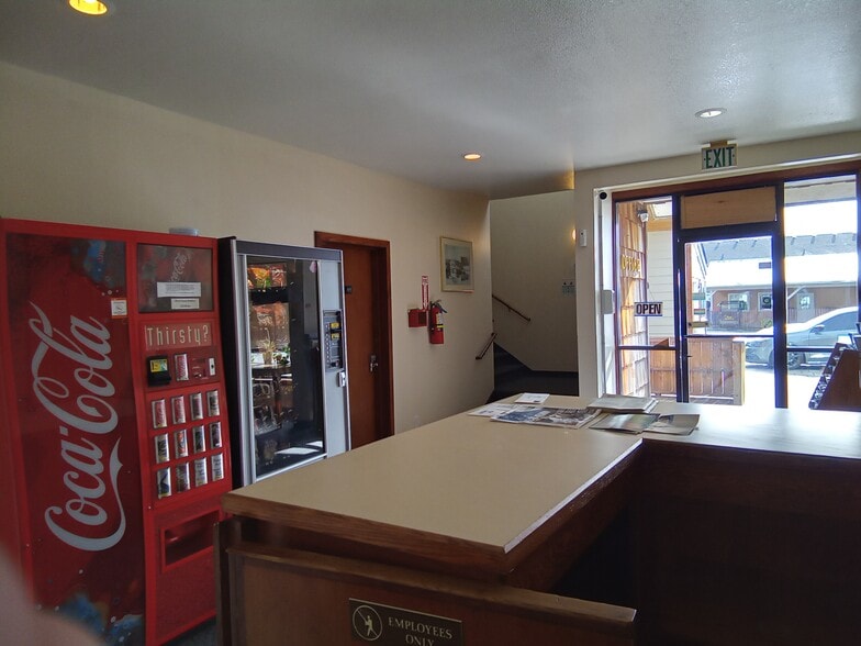 More Photos Of 4253 Highway 101 N, Gearhart Hotel For Sale
