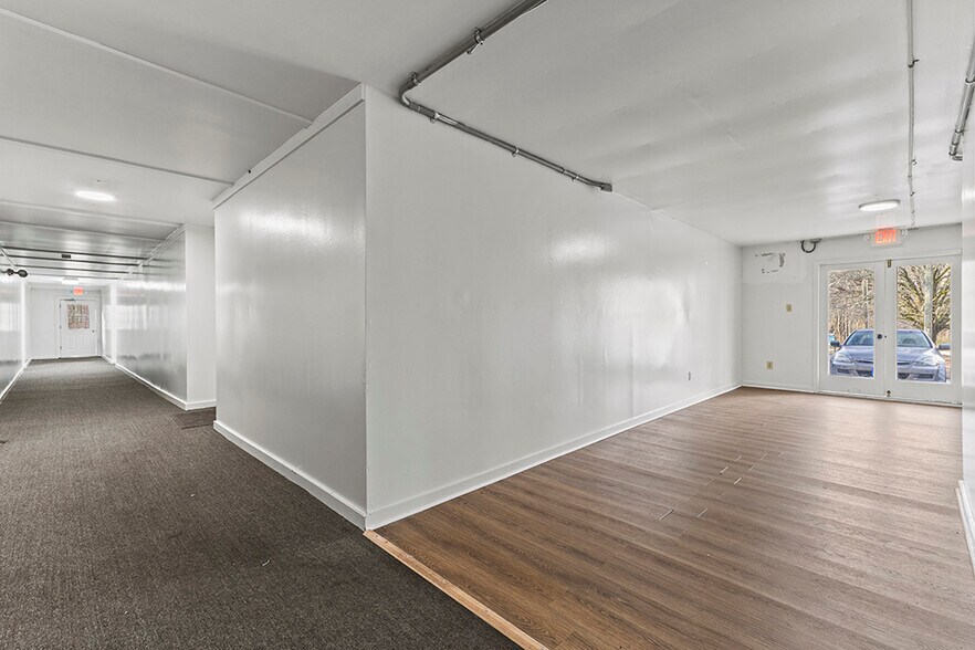 More Photos Of 170 Westwood Dr, Thomson Apartments For Sale