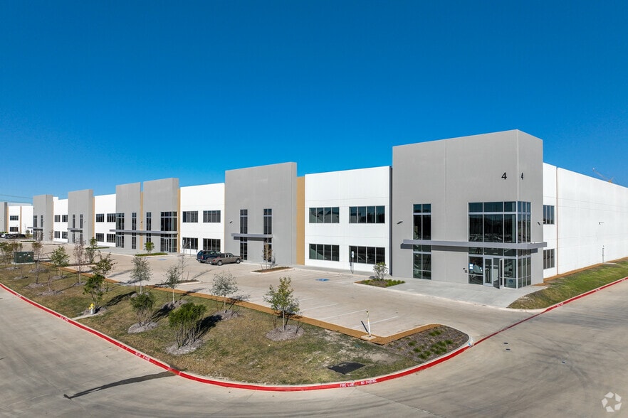 More Photos Of 121 Technology Park, Allen Unknown For Lease