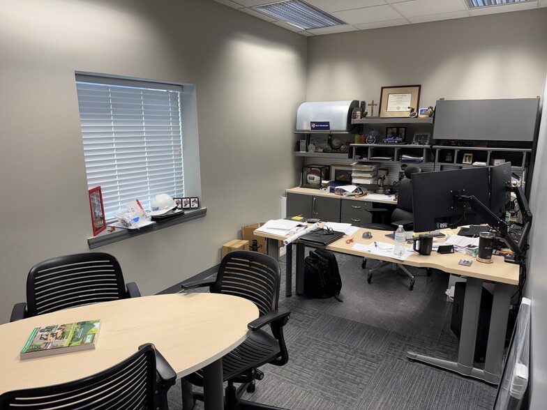 More Photos Of 916 Monmouth St, Newport Office For Lease