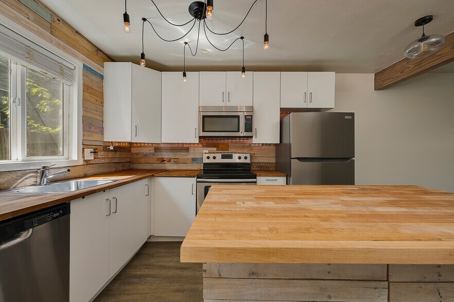 More Photos Of 7831 SW 34th Ave, Portland Apartments For Sale