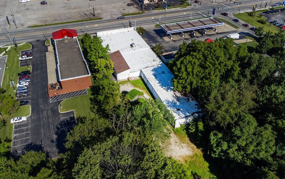 More Photos Of 10509 Dixie Hwy, Louisville Freestanding For Lease