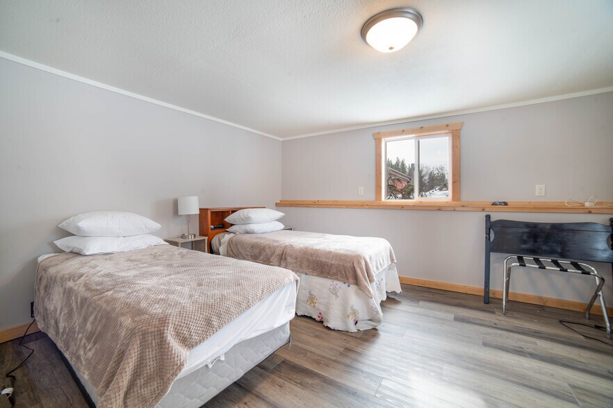 More Photos Of 16082 S Antler Inn Rd, Wascott Restaurant For Sale
