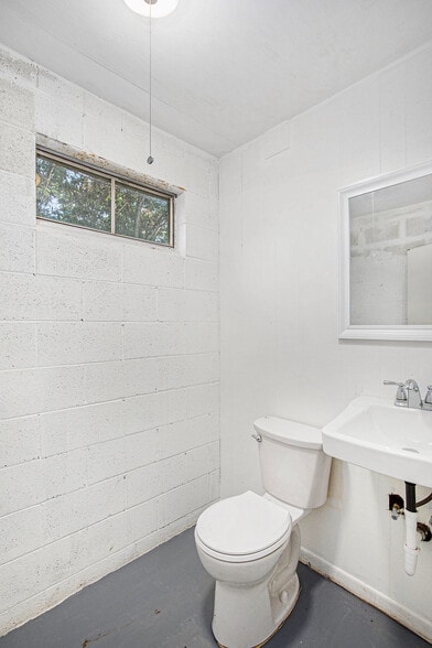 More Photos Of 3344 E Bristol Rd, Burton Warehouse For Sale