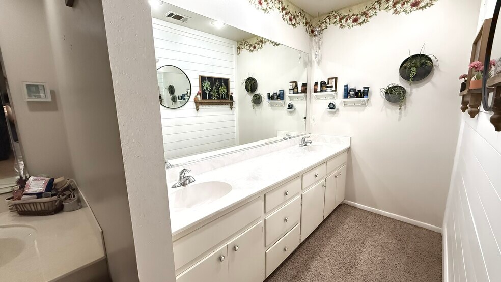 More Photos Of 9506 F M 835, Slaton Sports And Entertainment For Sale