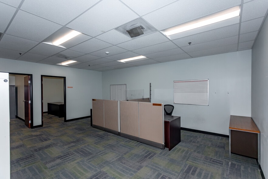 More Photos Of 10730 Bell Ct, Rancho Cucamonga Warehouse For Lease