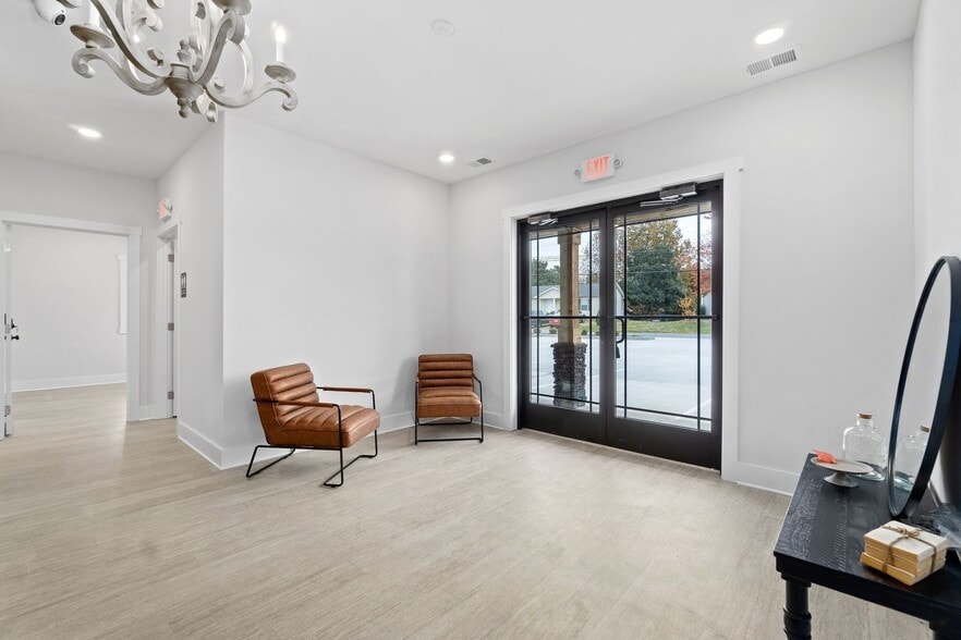 More Photos Of 2510 Pea Ridge Rd, Clarksville Office For Lease