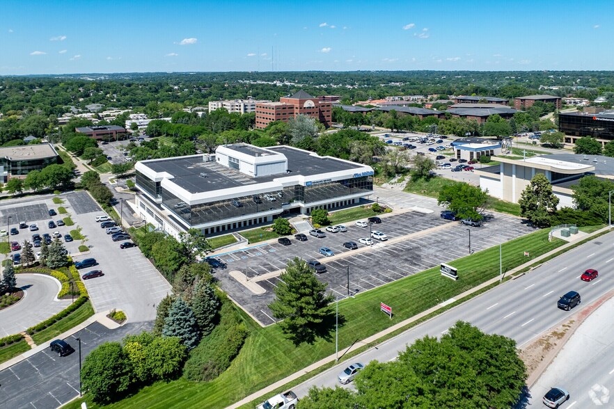 More Photos Of 9394 W Dodge Rd, Omaha Office For Sale