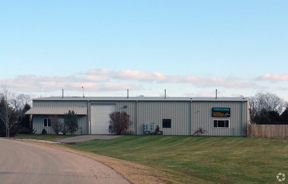 More Photos Of 5211 Mann Dr, Ringwood Warehouse For Lease