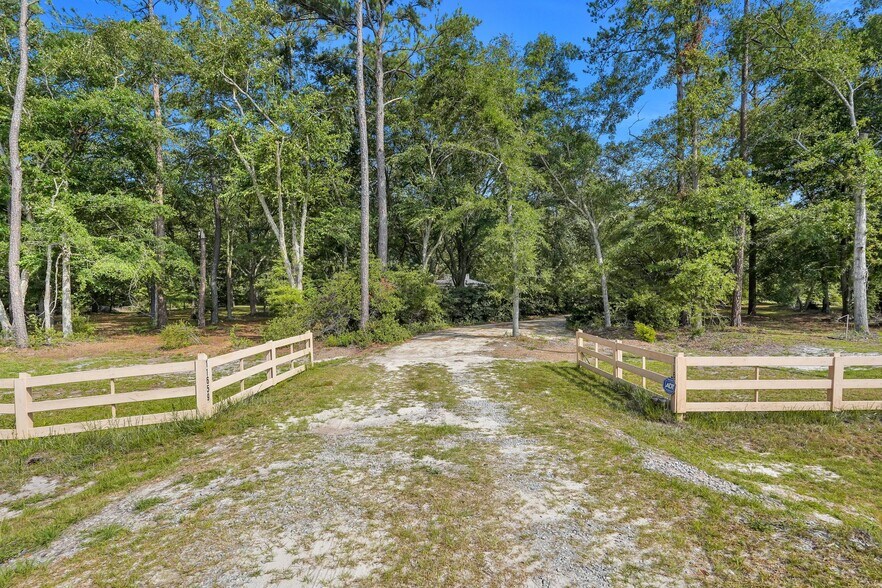 More Photos Of 11659 US Highway 280, Ellabell Land For Sale