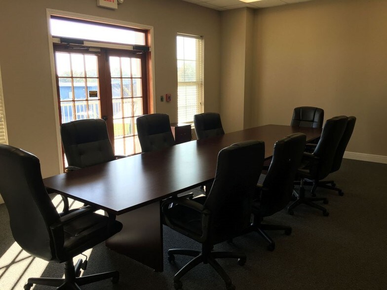More Photos Of 4444 American Way, Baton Rouge Office For Sale