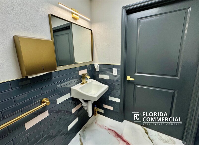 More Photos Of 6027-6127 SE Federal Hwy, Stuart Freestanding For Lease