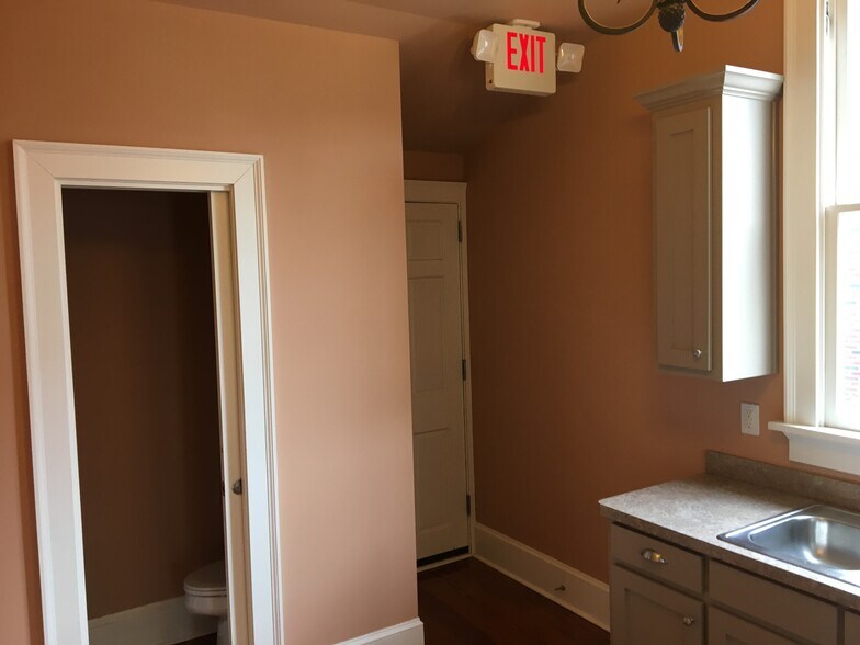 More Photos Of 254 N Broad St, Monroe Office For Lease