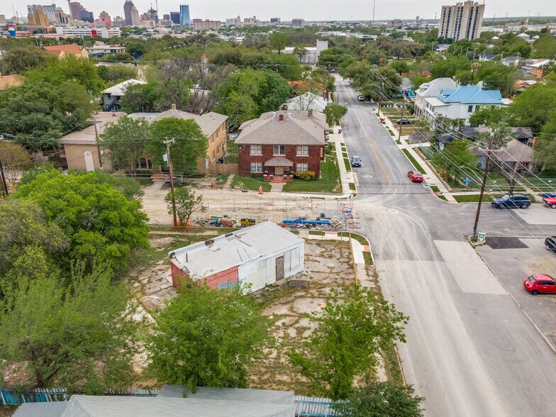 More Photos Of 2602 N Flores St, San Antonio Restaurant For Sale
