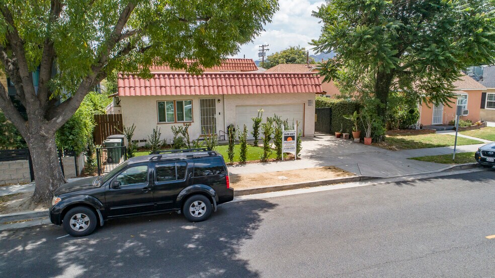 More Photos Of 924 W Clark Ave, Burbank Multifamily For Sale