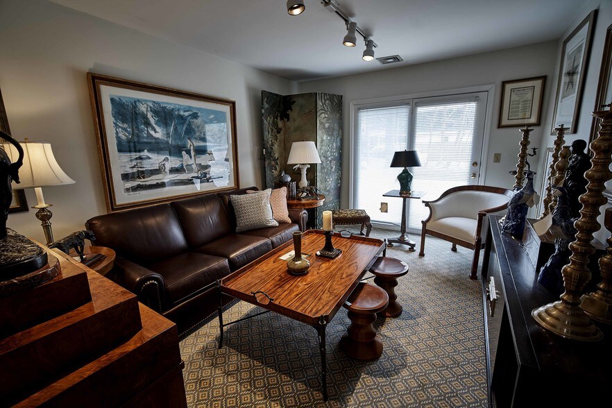 More Photos Of 584 State Rt 17, Ridgewood Office Residential For Lease