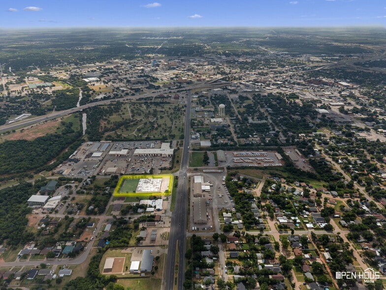 More Photos Of 2200 5th St, Wichita Falls Warehouse For Sale