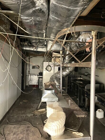 More Photos Of 8 Bank St, New London Apartments For Lease