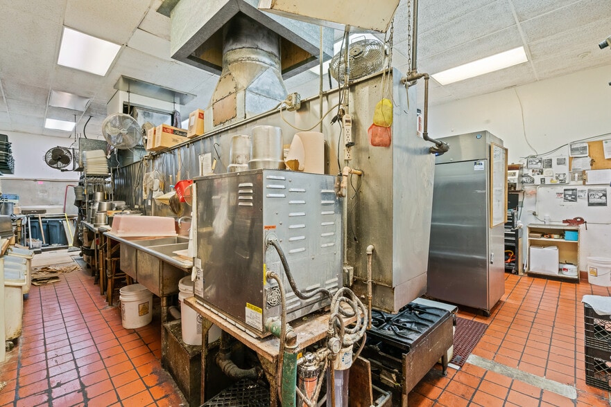More Photos Of 9 S 1st St, Yakima Restaurant For Sale
