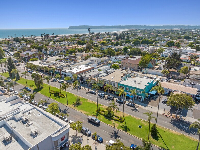 More Photos Of 936 Orange Ave, Coronado Freestanding For Sale