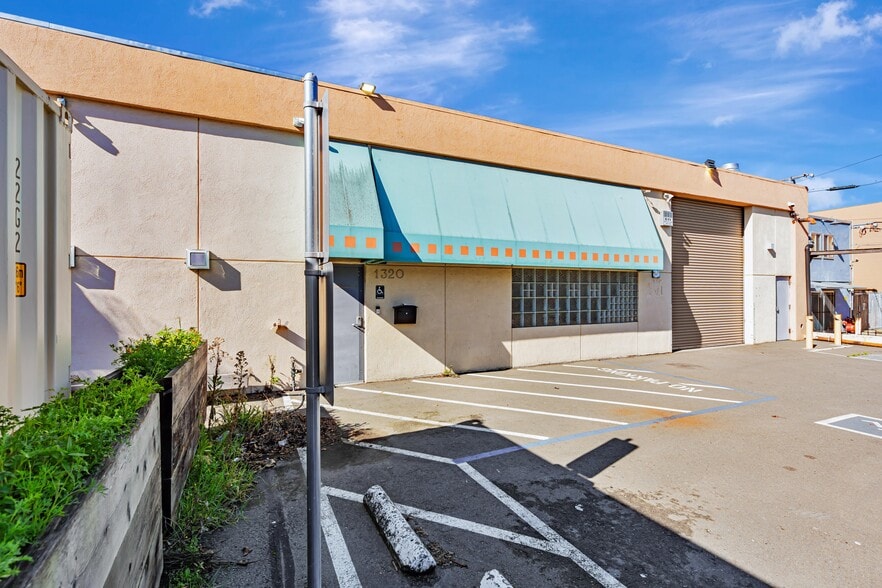 More Photos Of 1320-1326 9th St, Berkeley Warehouse For Sale