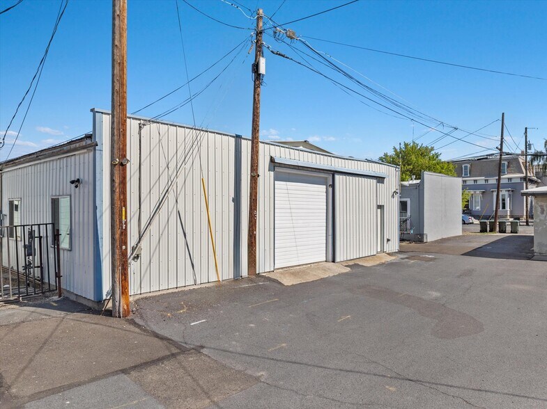 More Photos Of 1905 2nd St, Baker City Storefront Retail Residential For Sale