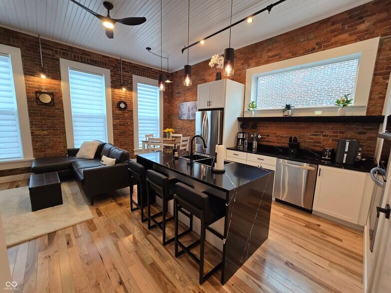 More Photos Of 15 S Indiana St, Greencastle Storefront Retail Office For Sale