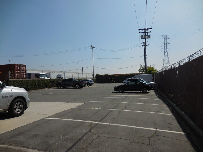 More Photos Of 1206-1210 W Jon St, Torrance Warehouse For Sale