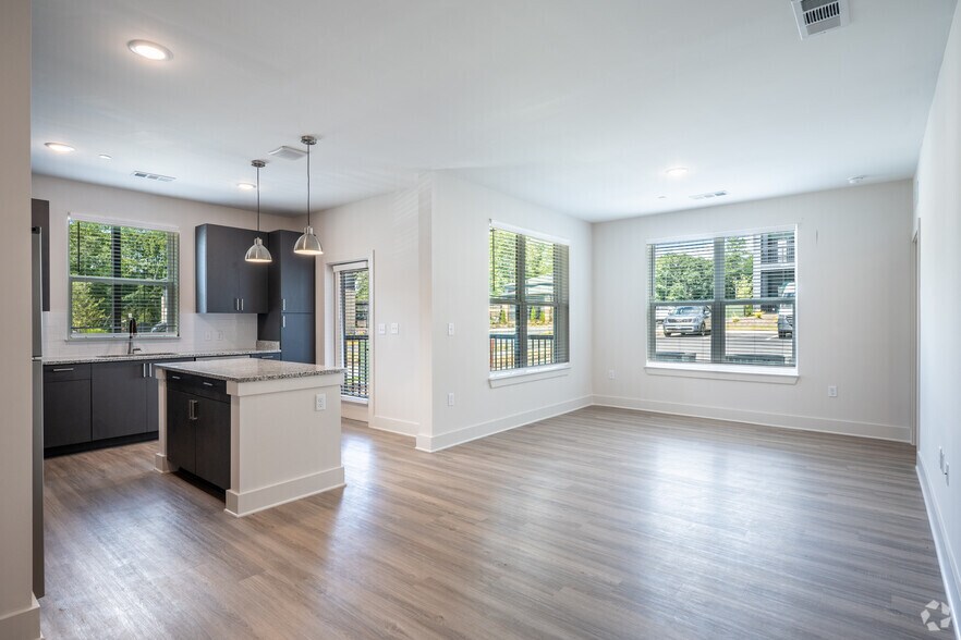 More Photos Of 12801 Lucks Ln, Midlothian Apartments For Sale