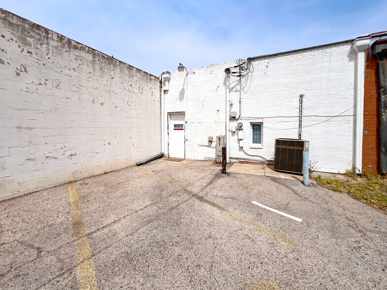 More Photos Of 509 N Grant Ave, Odessa Office For Sale