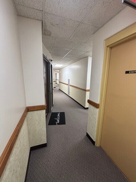 More Photos Of 529 S Jefferson, Green Bay Office For Sale