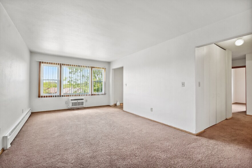 More Photos Of 2376 Ariel St N, Saint Paul Apartments For Sale