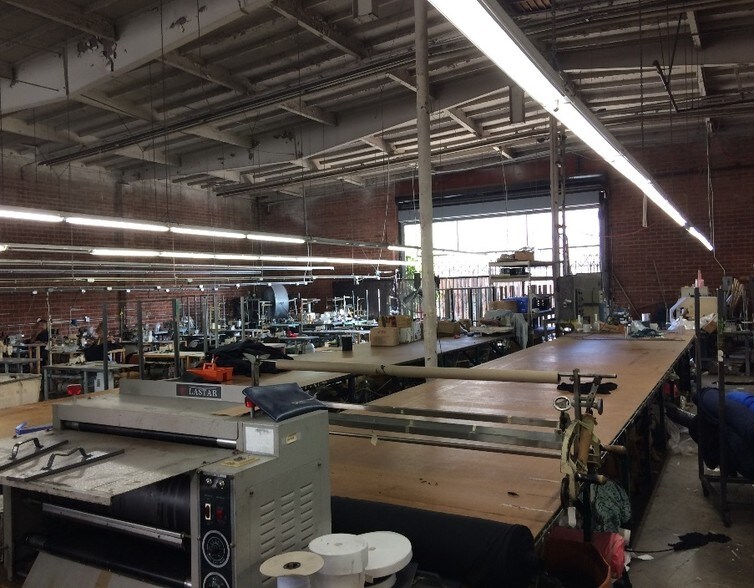 More Photos Of 937-939 E 31st St, Los Angeles Warehouse For Sale