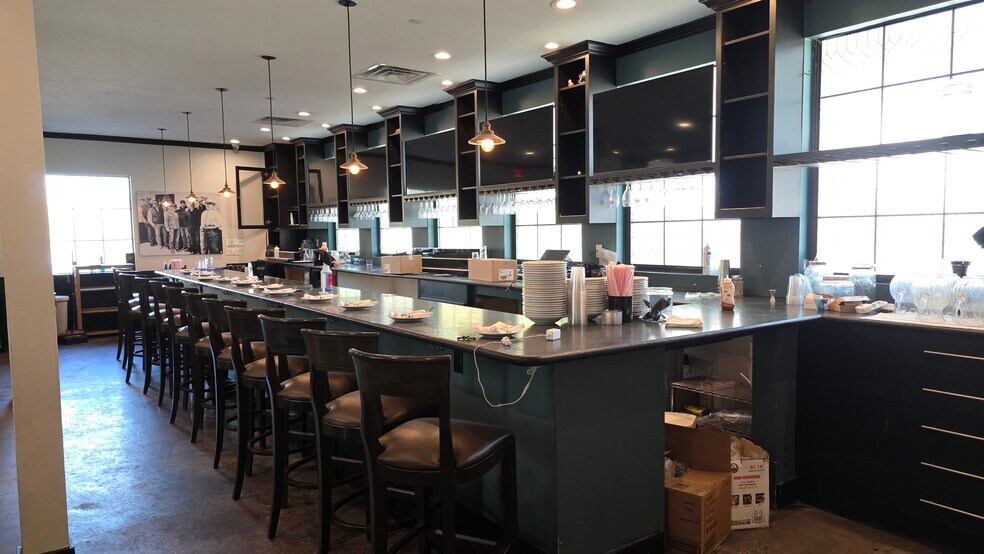 More Photos Of 801 Studewood St, Houston Restaurant For Lease